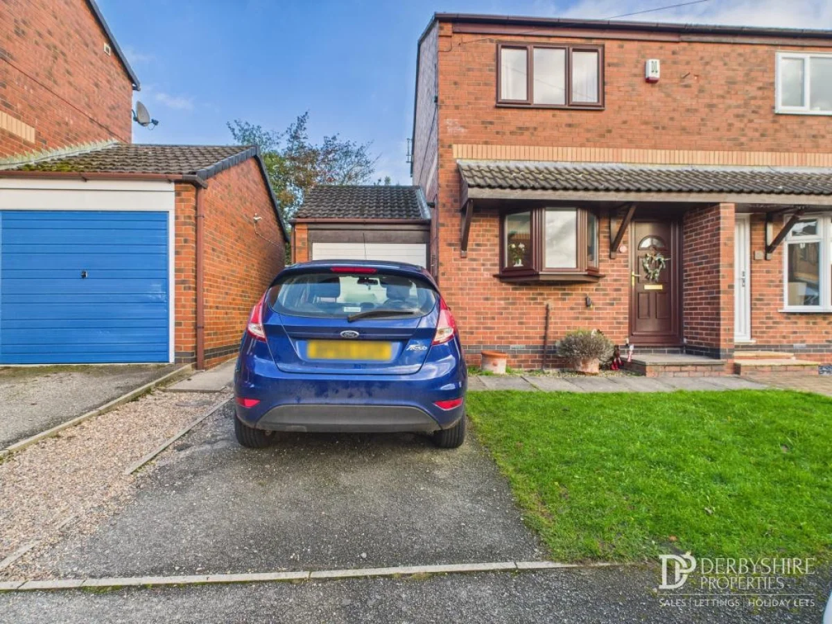 Flat School Close in Bolsover