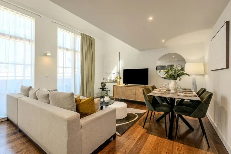 Flat Bishopsgate in City of London