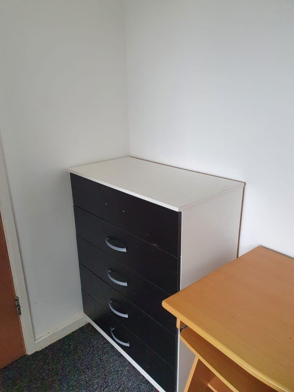 Room Leighton Road in Sheffield