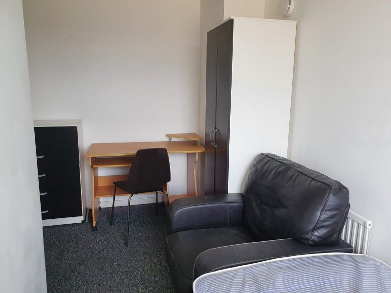 Room Leighton Road in Sheffield