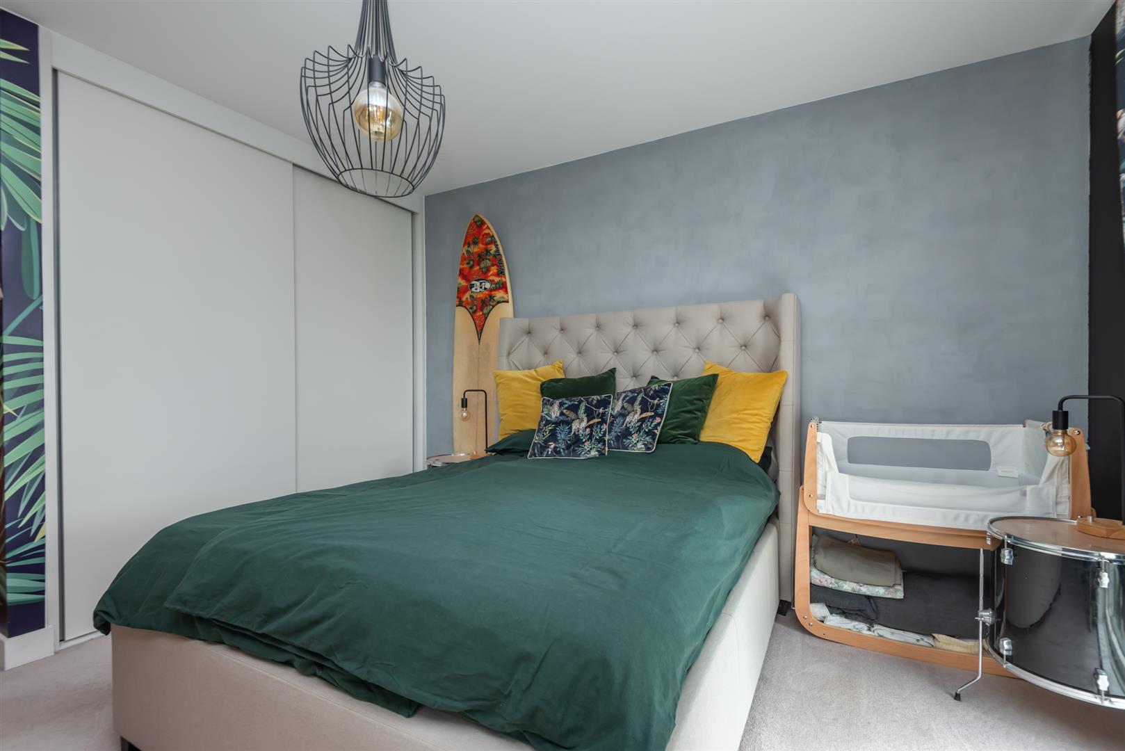Flat Rookwood Way in Greater London