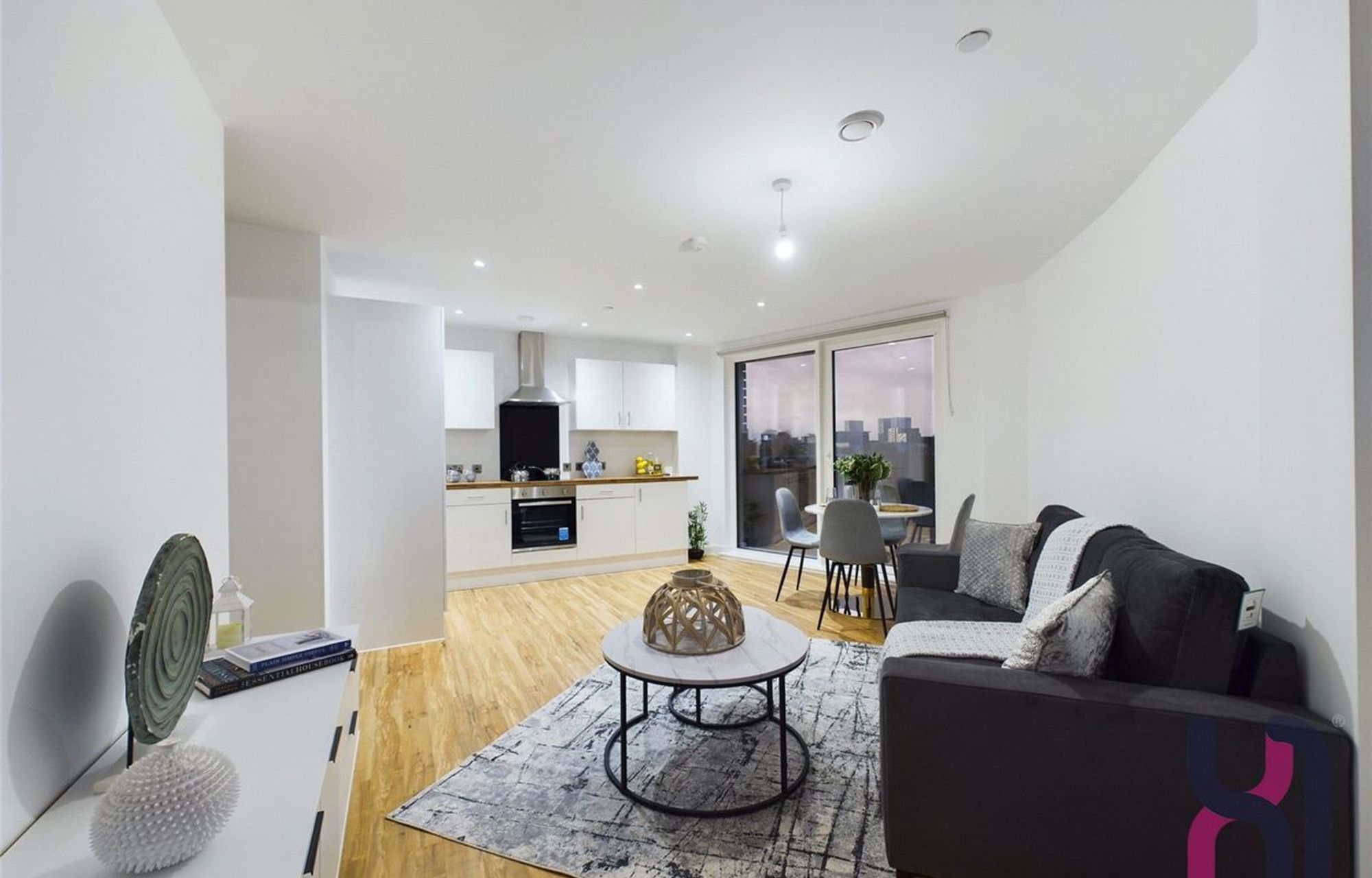 Flat Pomona Strand in Trafford