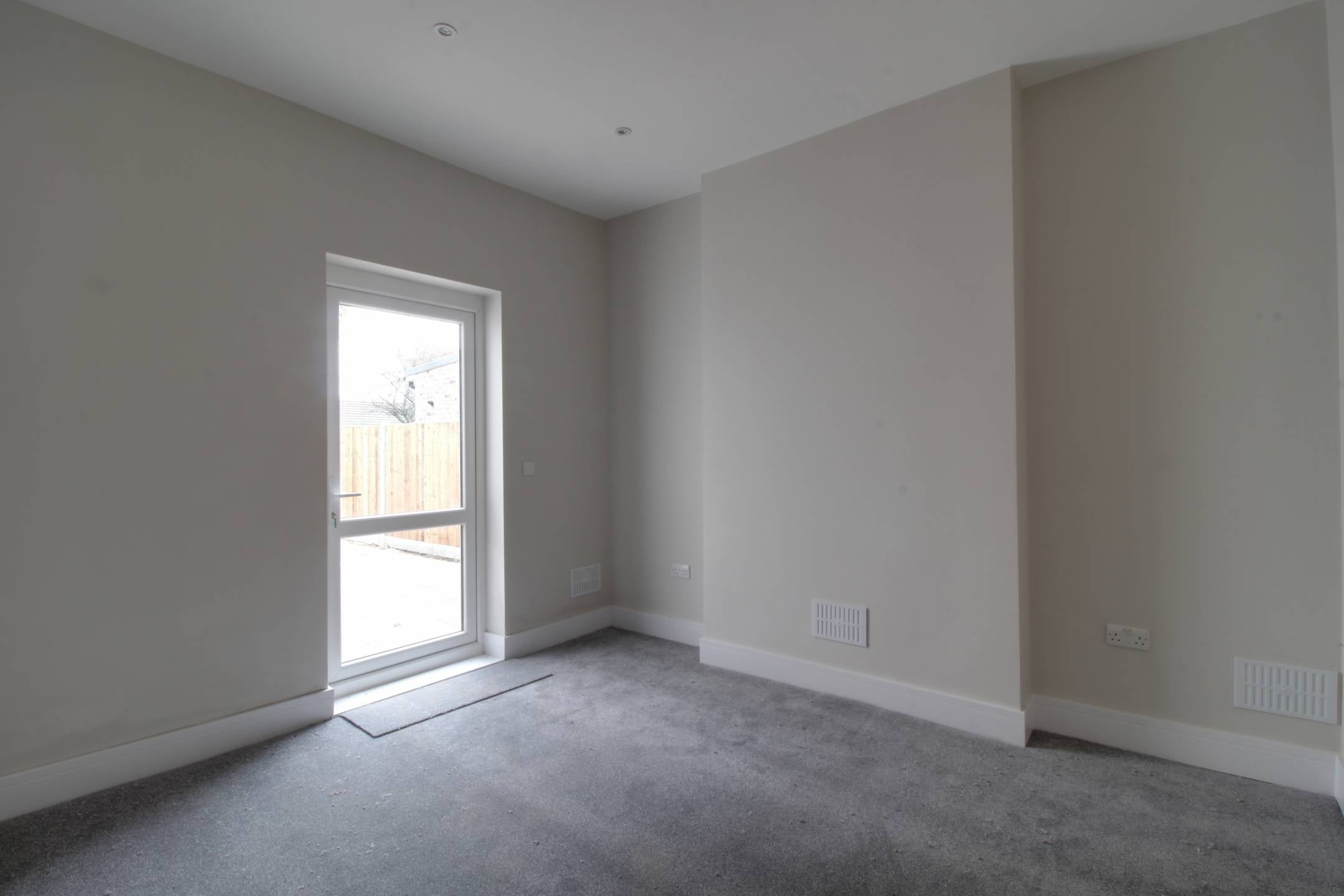 Flat Clarence Road in Greater London
