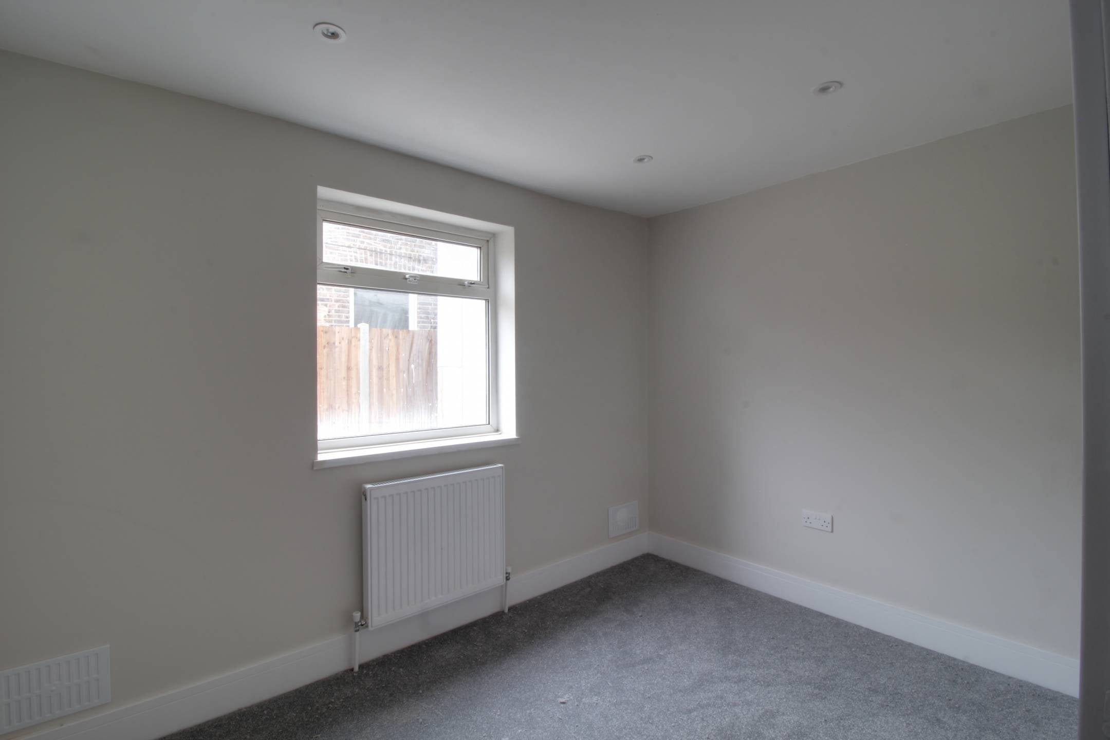 Flat Clarence Road in Greater London