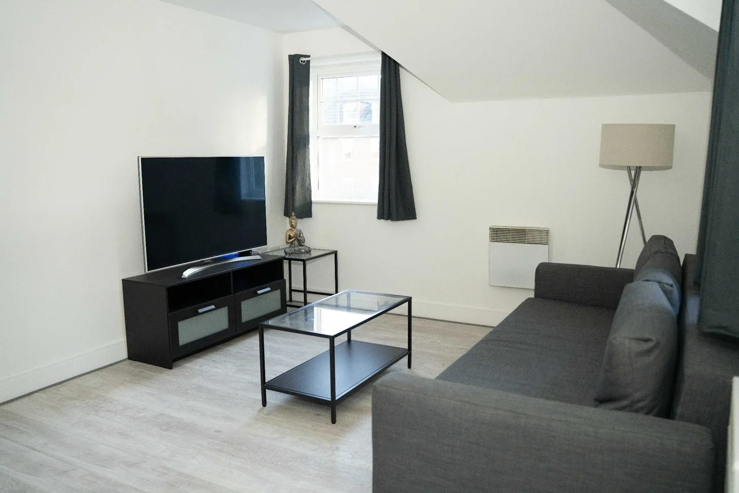 Flat Worth Park Avenue in Crawley