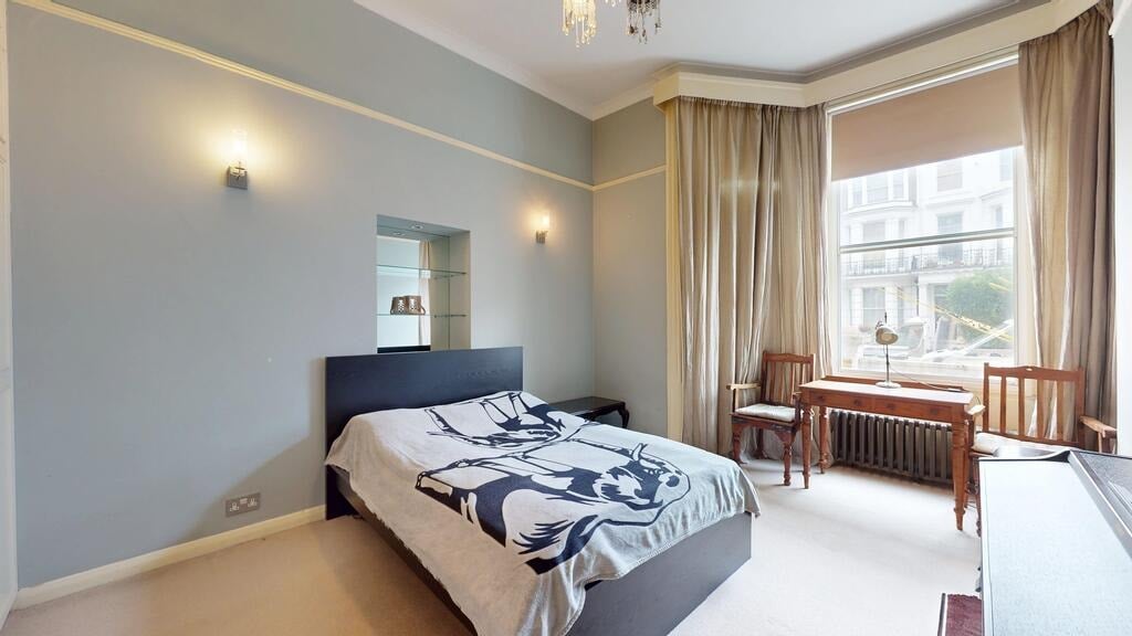 Flat Elsham Road in Greater London