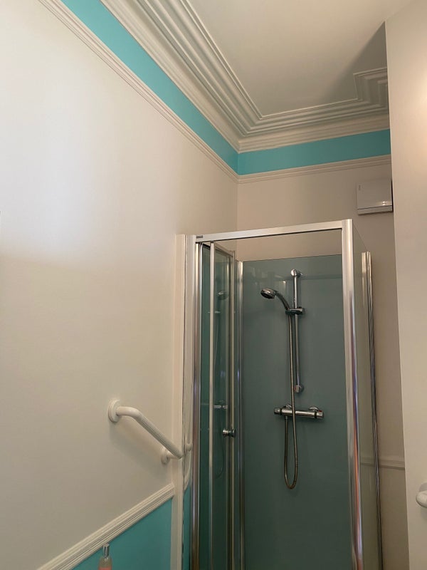 Room Sylvan Avenue in Greater London