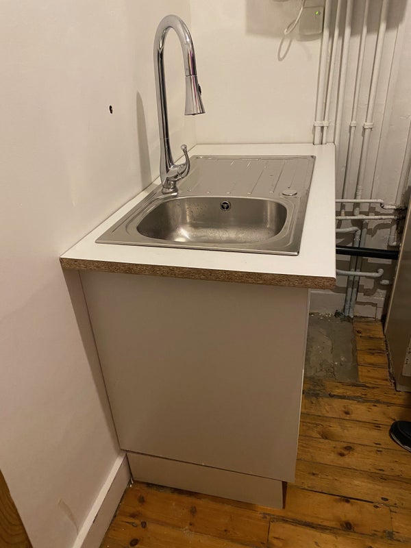 Room Sylvan Avenue in Greater London