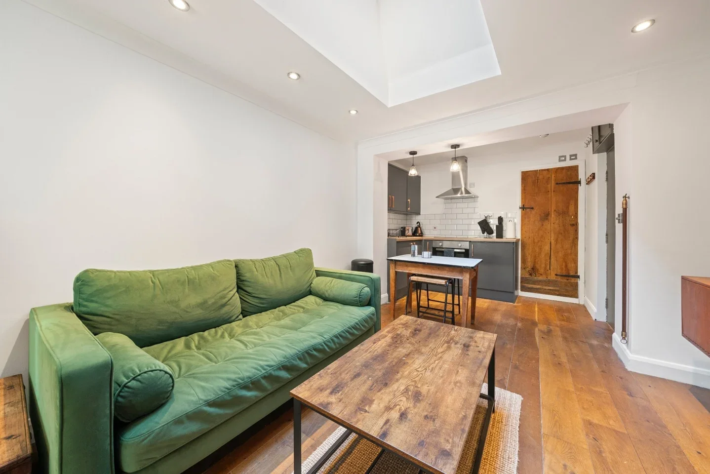 Flat Kingsland Road in Greater London