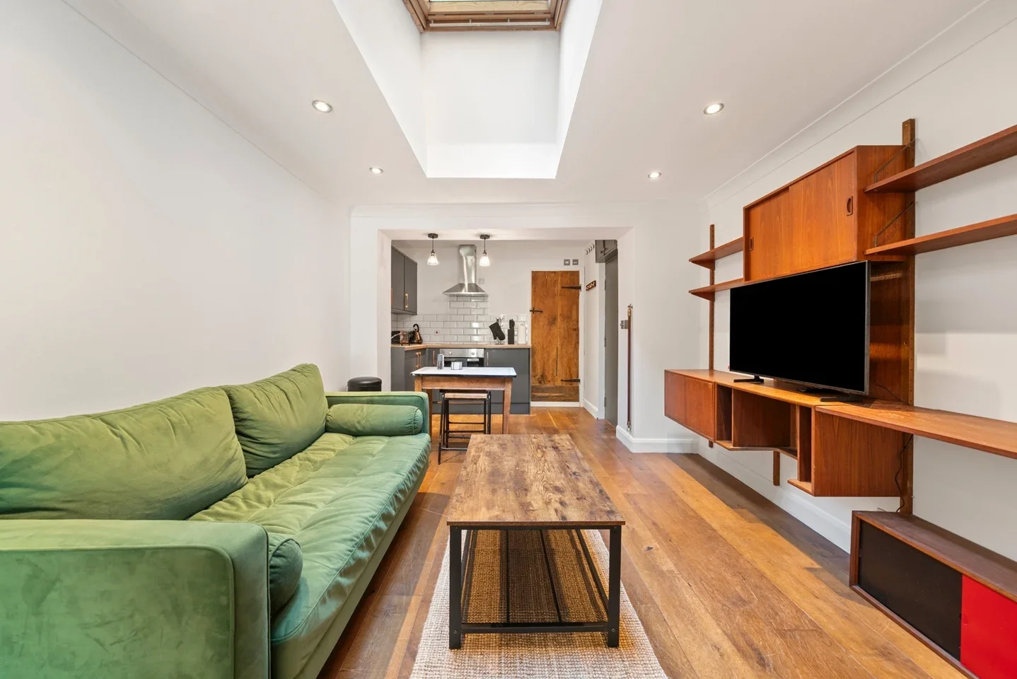 Flat Kingsland Road in Greater London