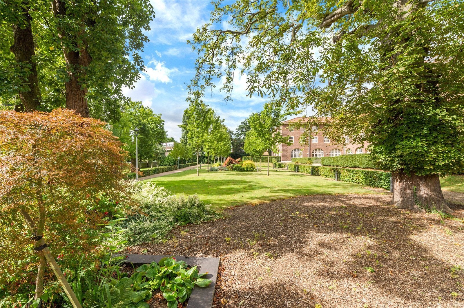 Flat Scott Avenue in Greater London