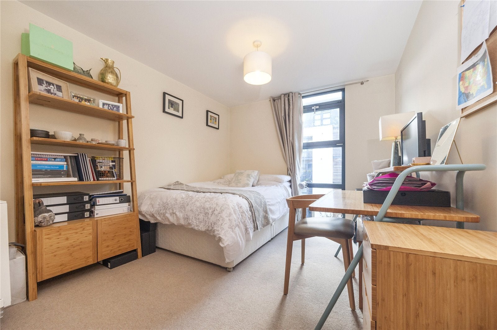 Flat Scott Avenue in Greater London