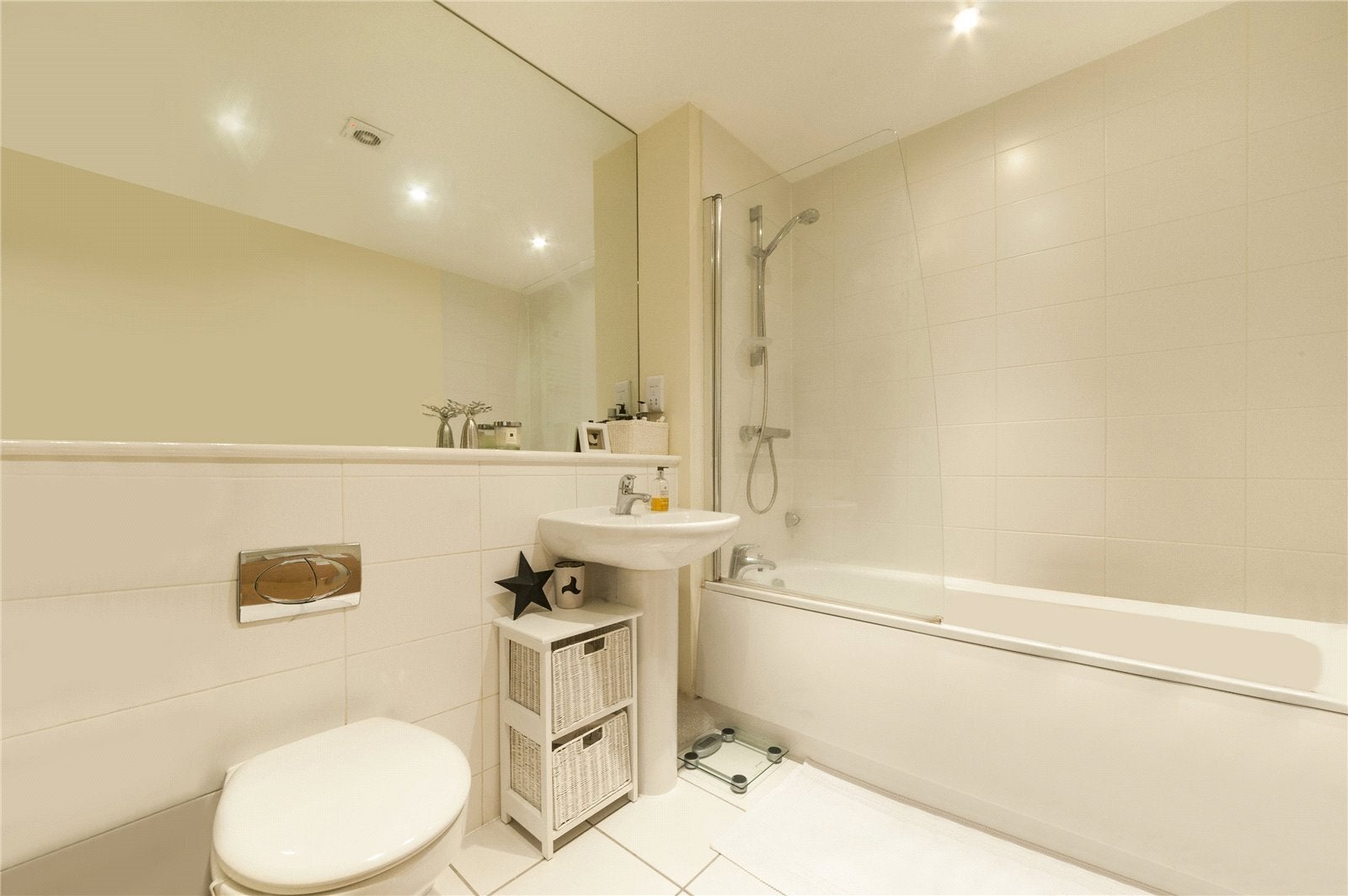 Flat Scott Avenue in Greater London