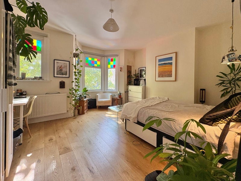 Room Addington Square in Greater London
