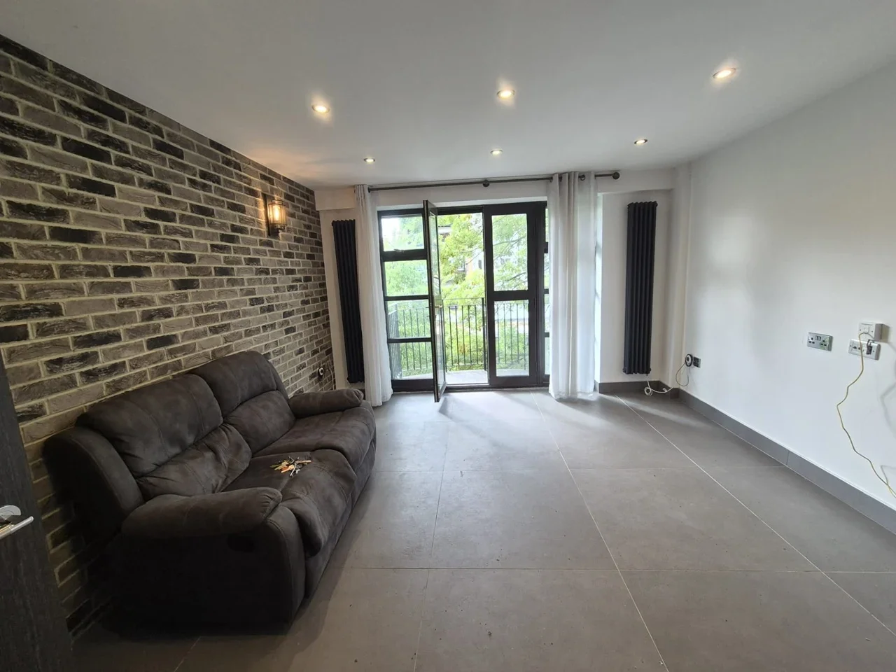 Flat Copperfield Road in Greater London