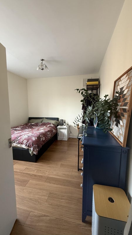 Room St John's Wood Terrace in City of Westminster