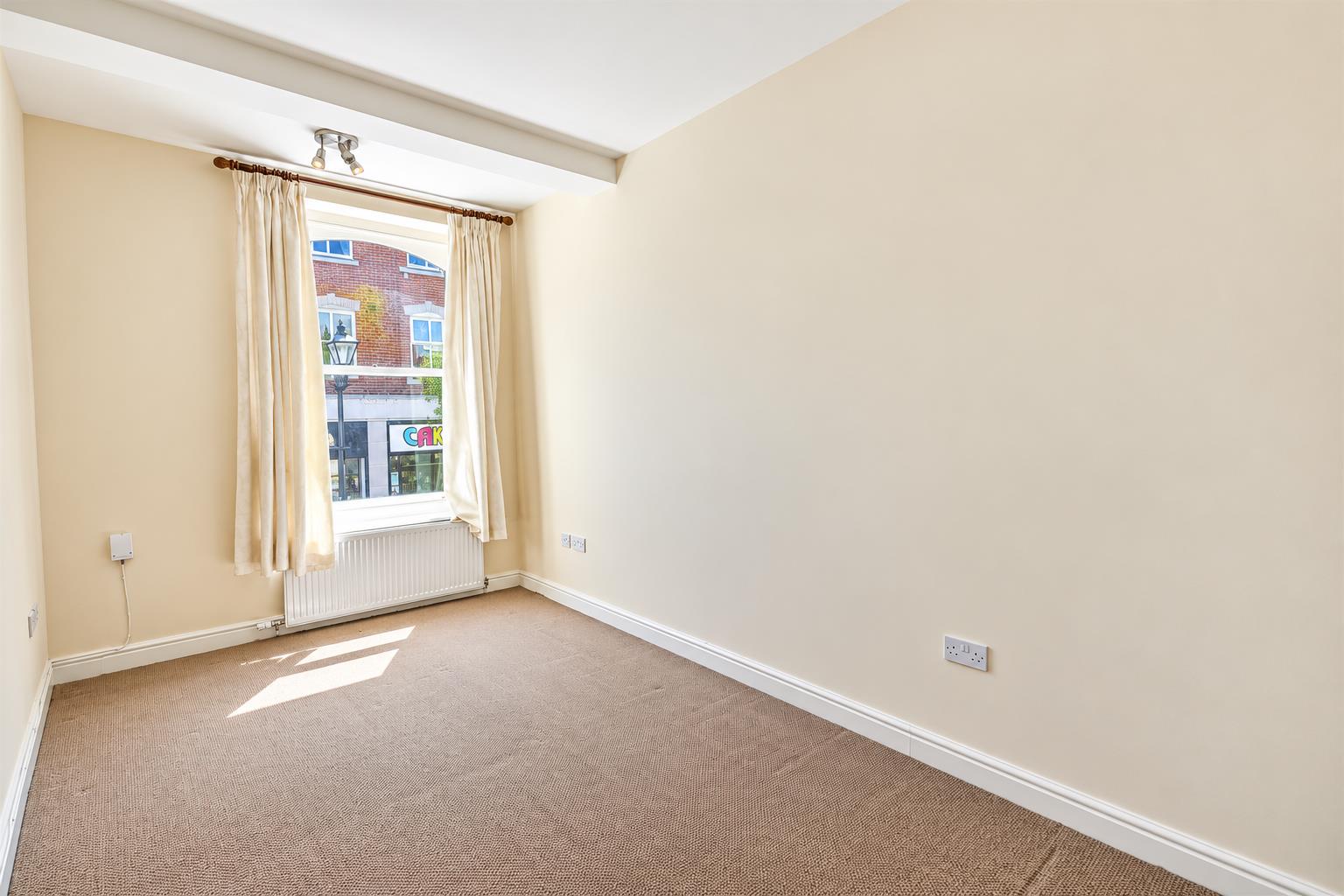 Flat Upper Union Street in Rushmoor