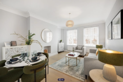 Flat Kensington High Street in Greater London