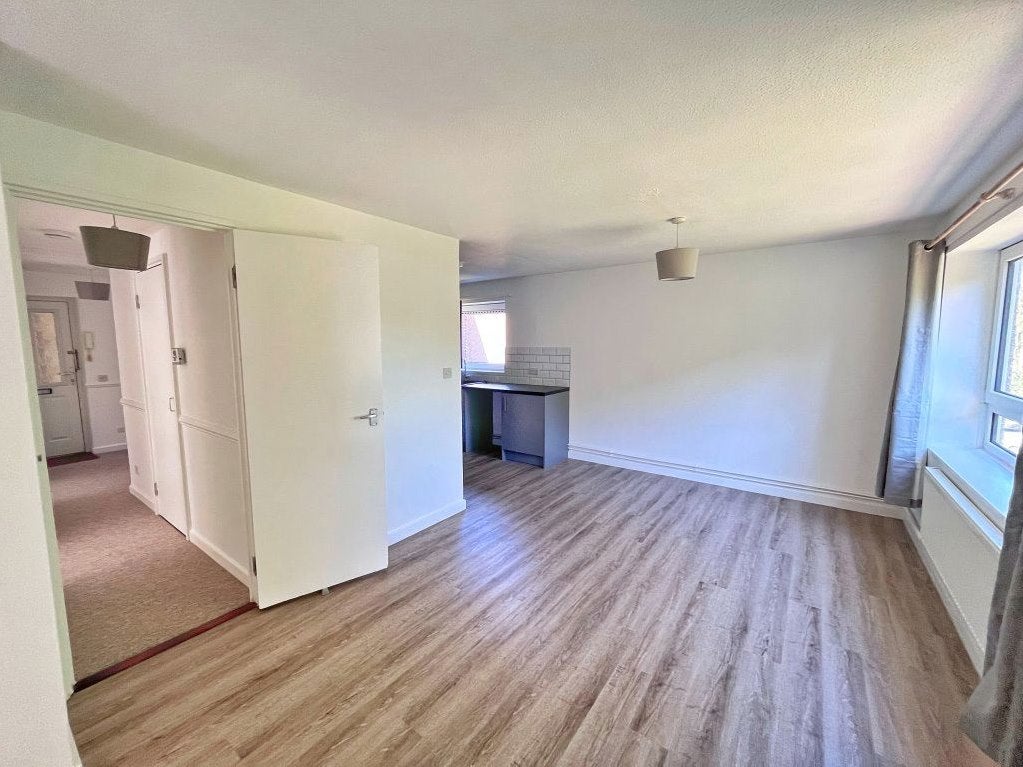 Flat Davys Close in St Albans