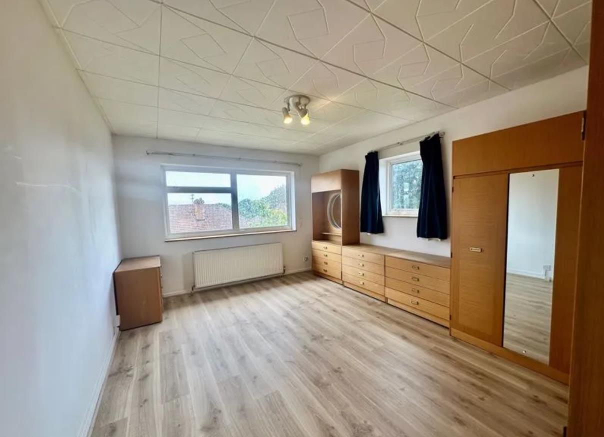 Flat Cyprus Road in Greater London