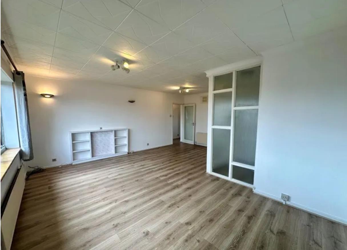Flat Cyprus Road in Greater London