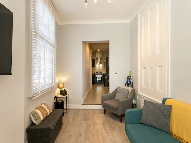 Flat Weekday Cross in Nottingham