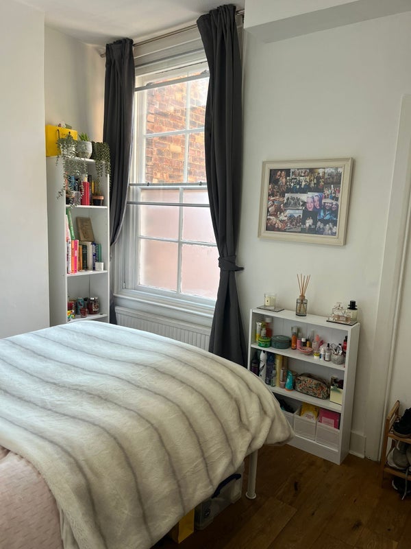 Room Essex Road in Greater London