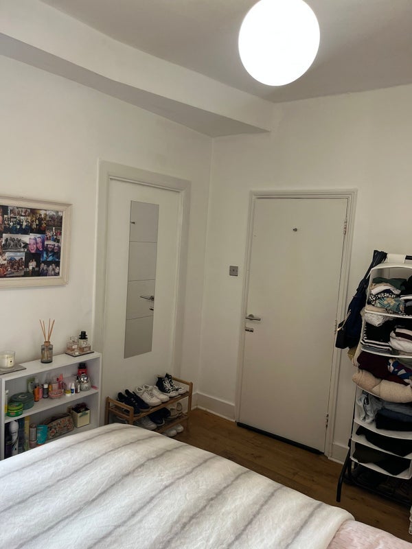 Room Essex Road in Greater London