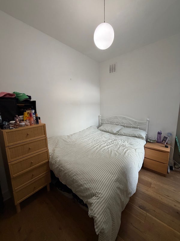 Room Essex Road in Greater London