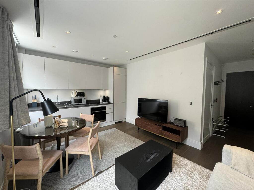 Flat Chancery Lane in City of London