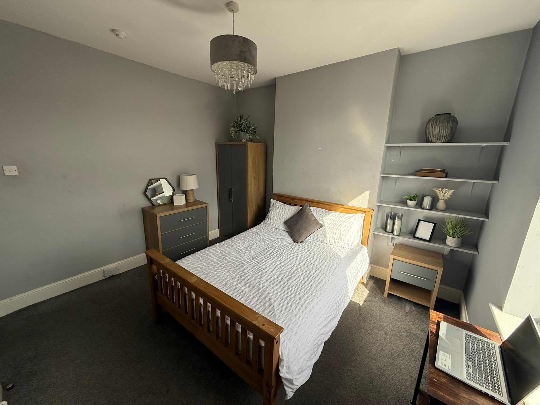 Flat Alberta Terrace in Nottingham