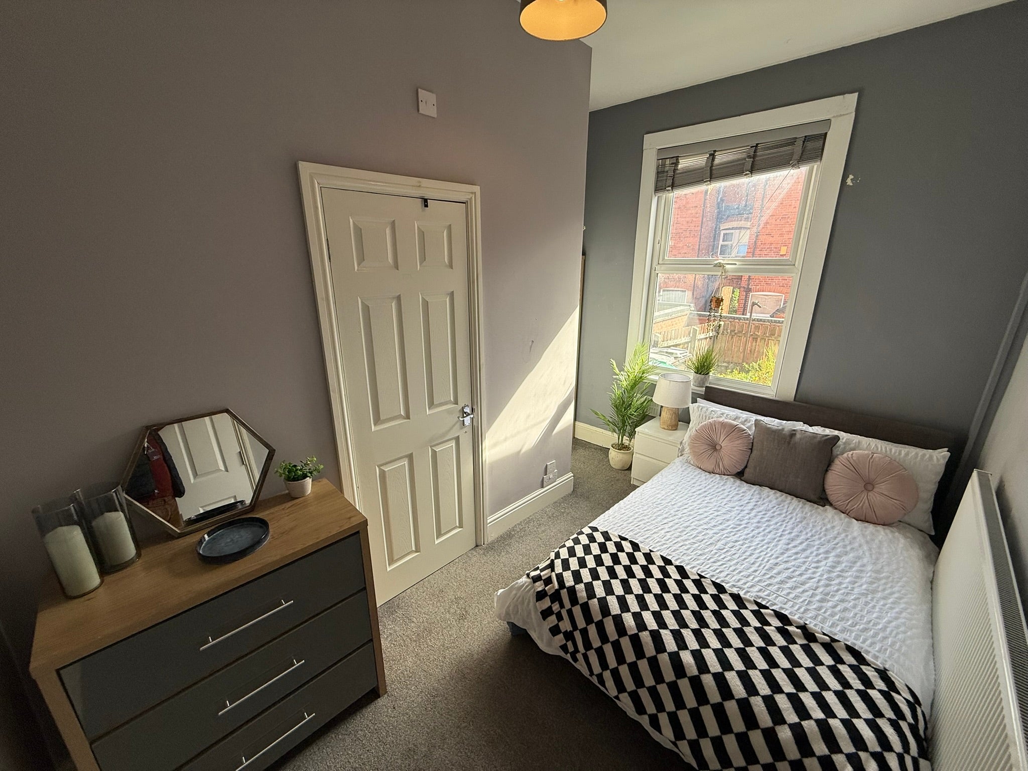 Flat Alberta Terrace in Nottingham