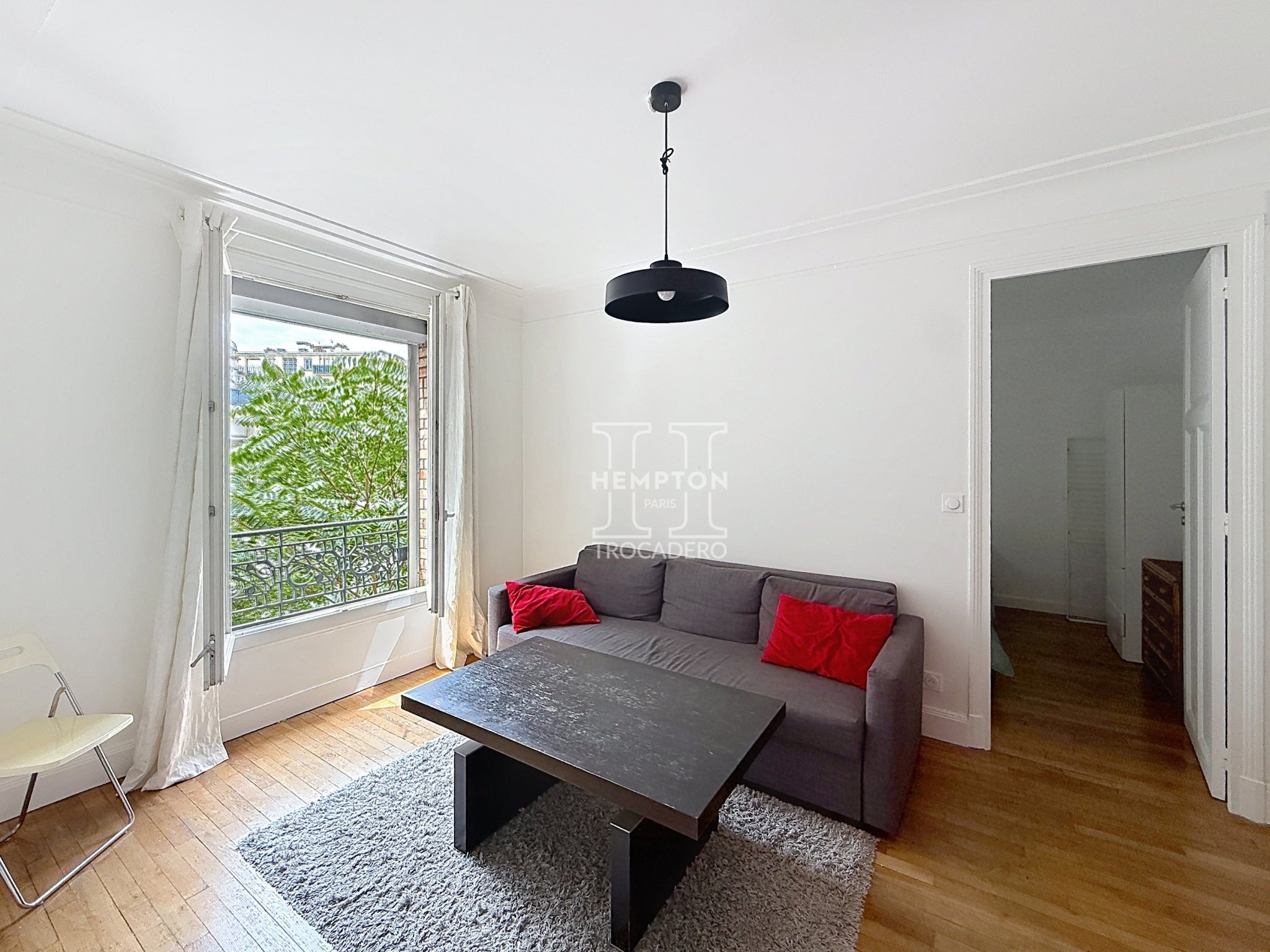 Flat Avenue du Général Clavery in Paris