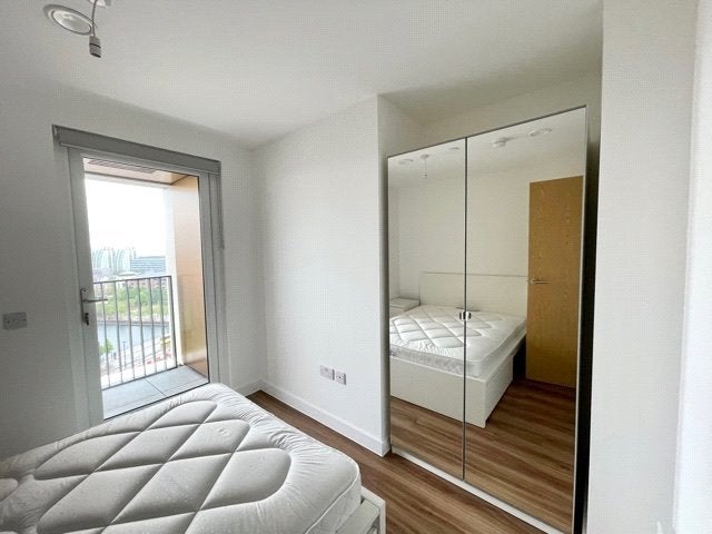 Flat Trafford Road in Salford