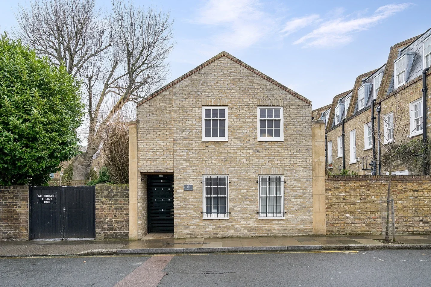 House Montague Mews in Greater London