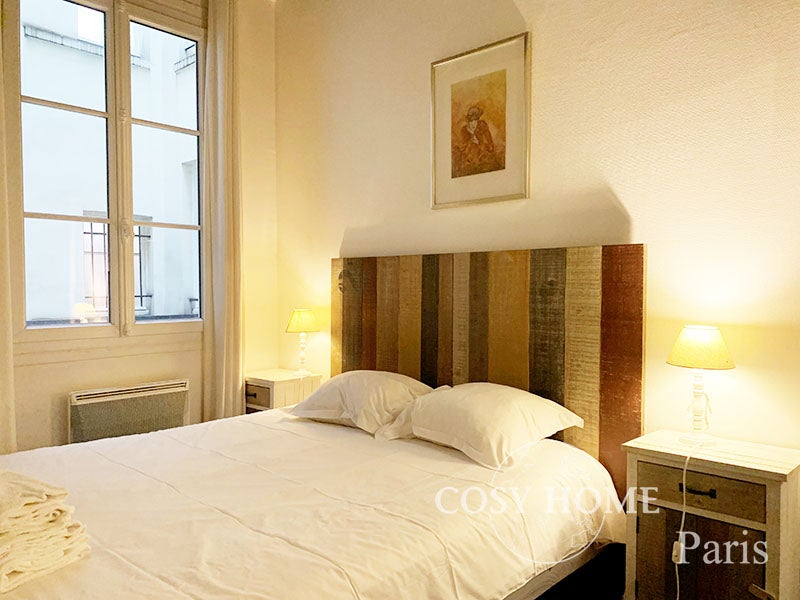 Flat Rue Saint-Honoré in Paris