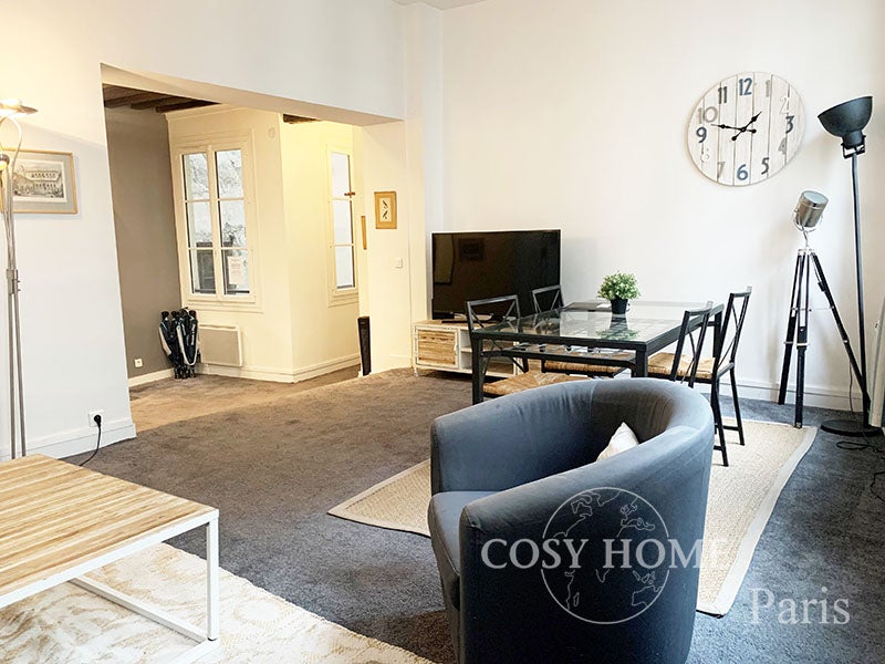 Flat Rue Saint-Honoré in Paris
