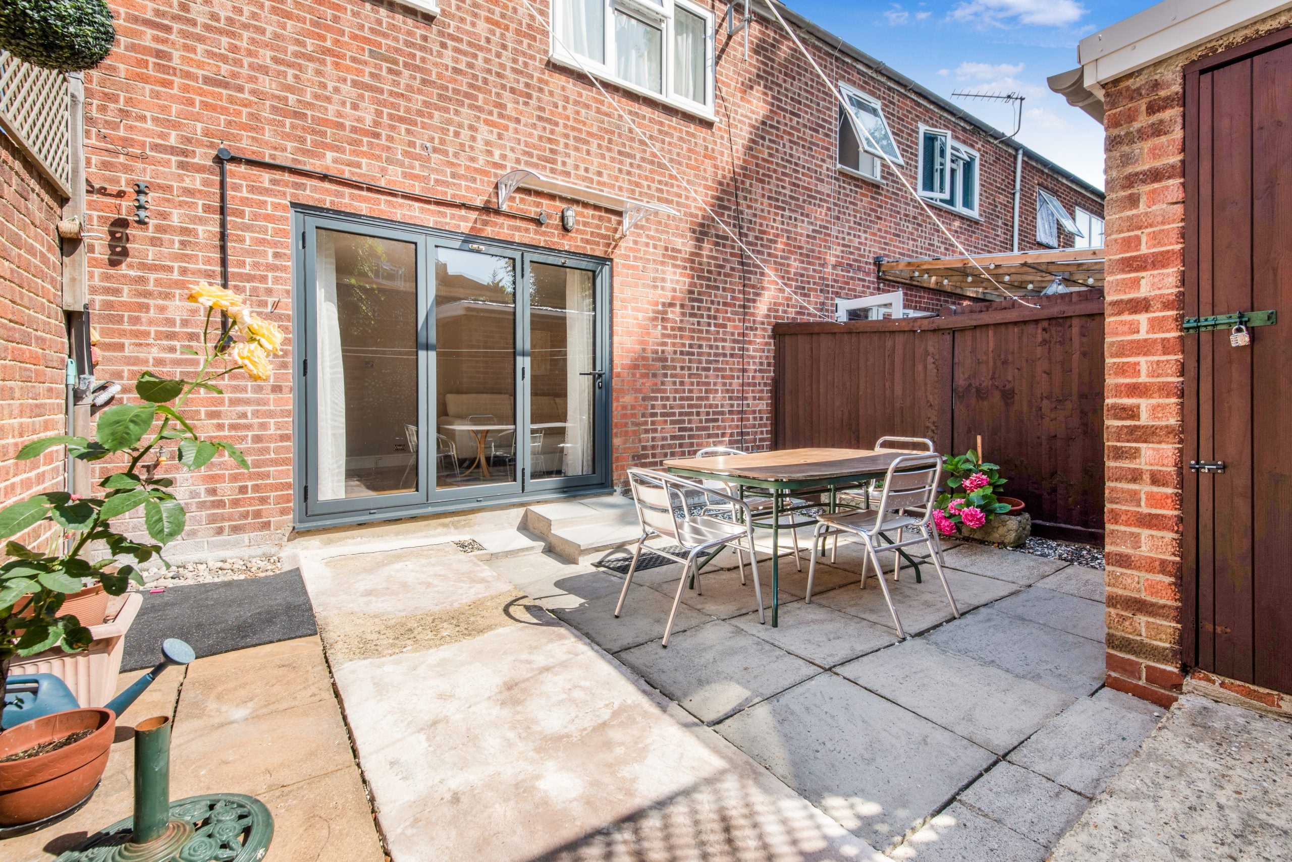 House Beaver Close in Greater London