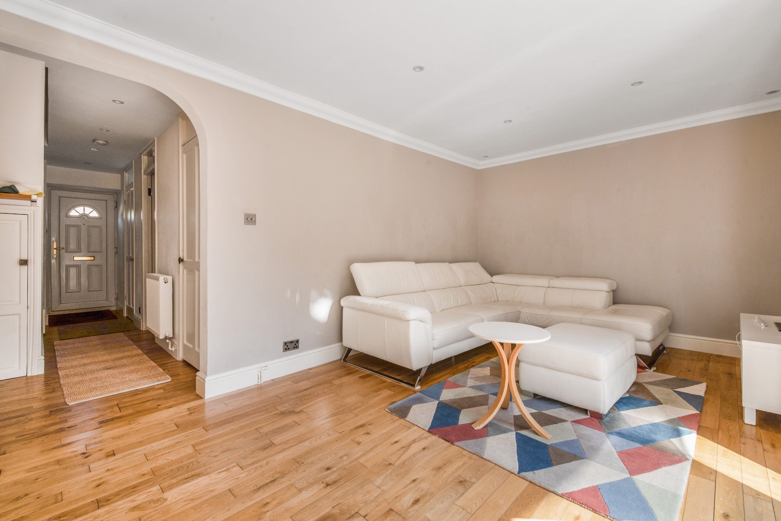 House Beaver Close in Greater London