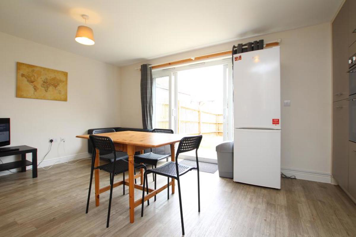 Room Lodge Causeway in Bristol