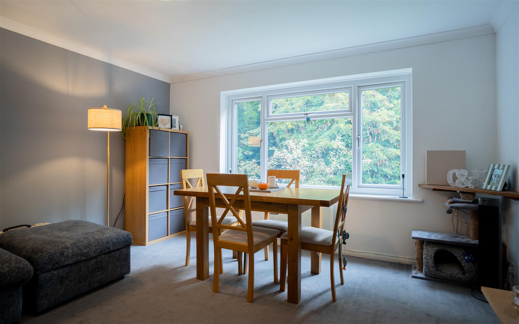 Flat Nutfield Road in Reigate and Banstead