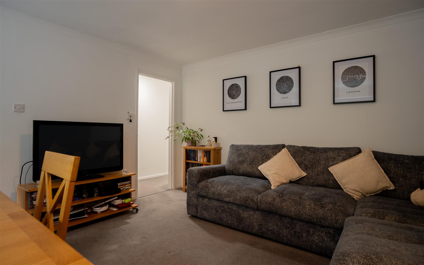 Flat Nutfield Road in Reigate and Banstead