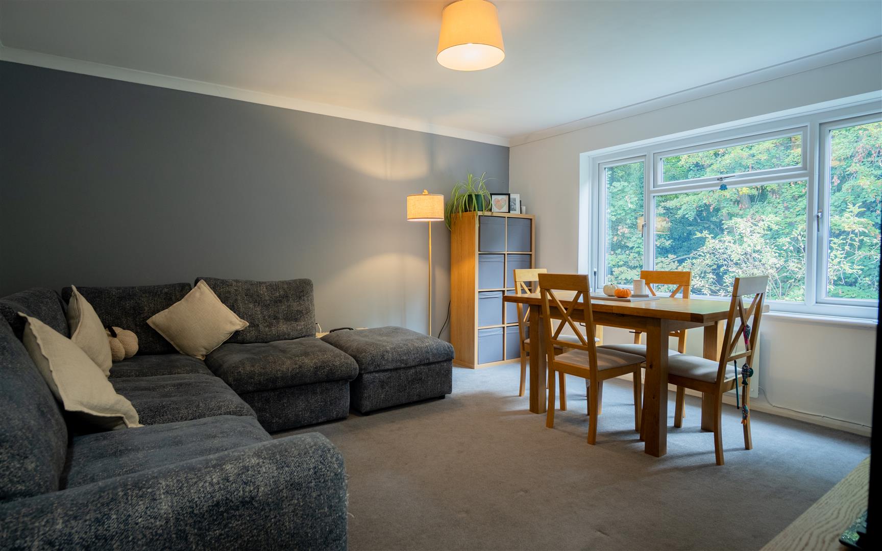 Flat Nutfield Road in Reigate and Banstead