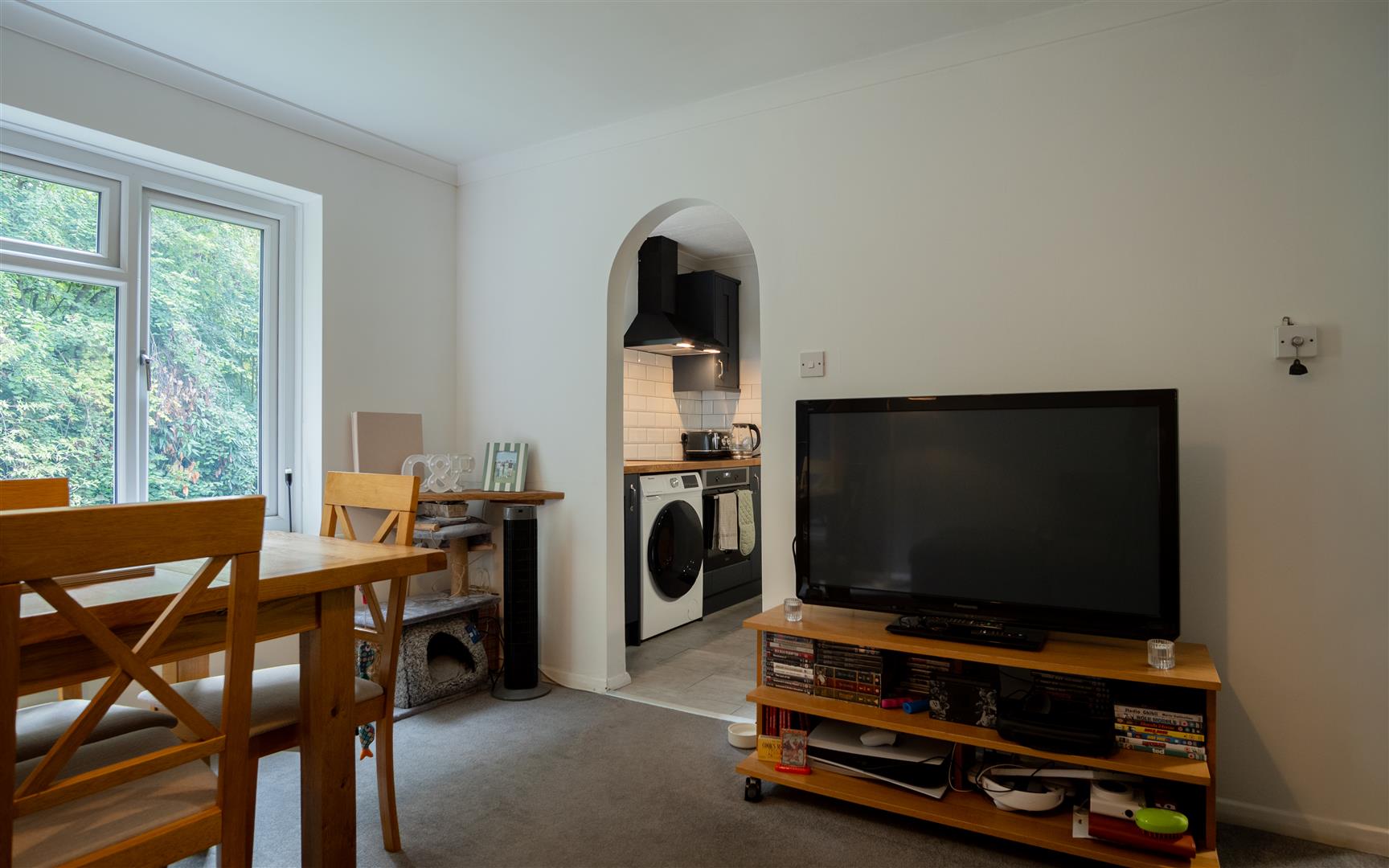 Flat Nutfield Road in Reigate and Banstead
