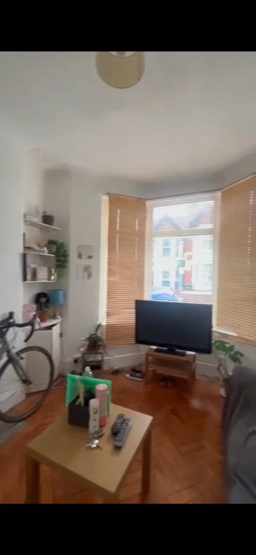 Room Lisvane Street in Cardiff