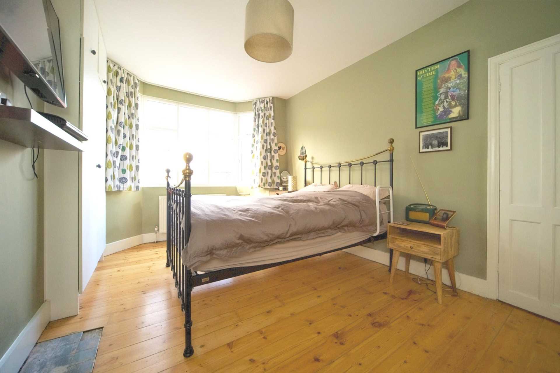 Room Ladysmith Road in Greater London