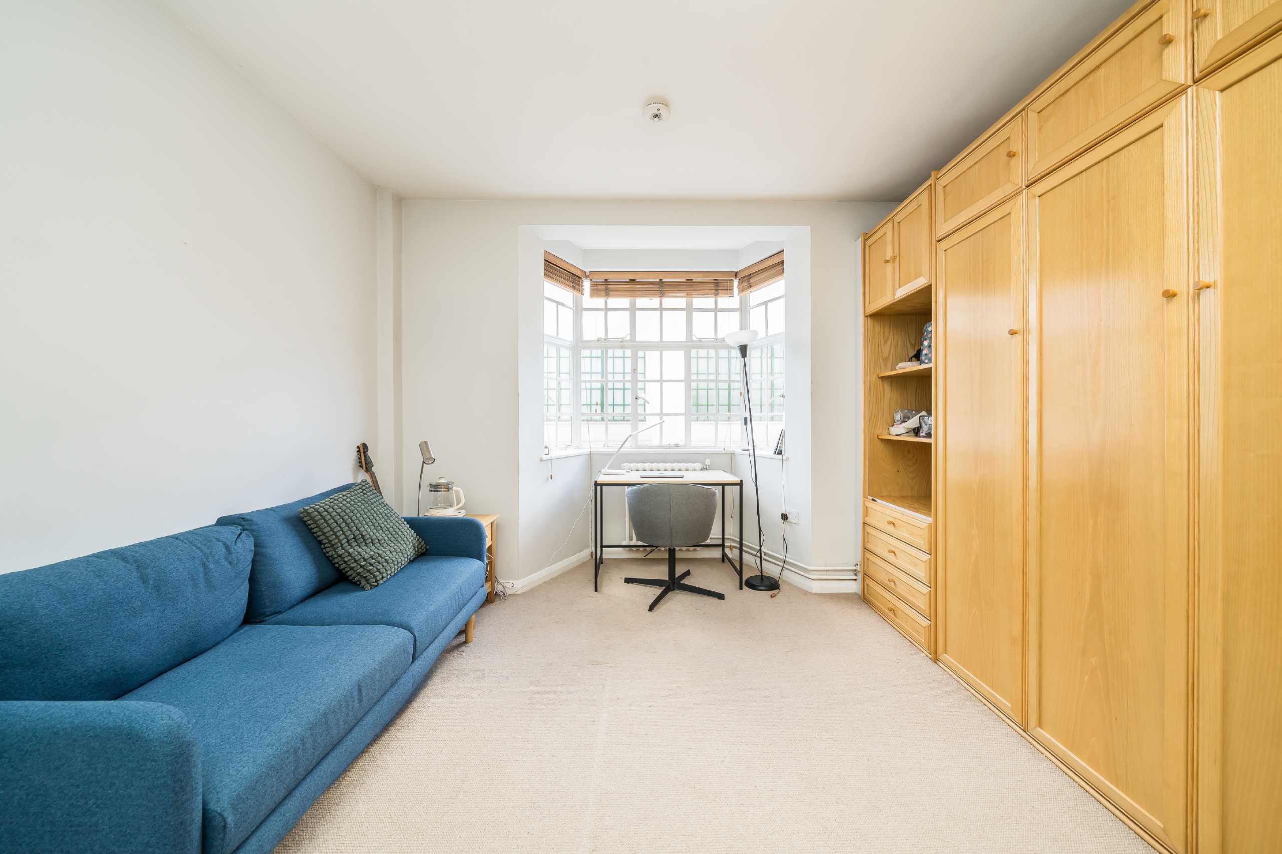 Flat Woburn Place in Greater London