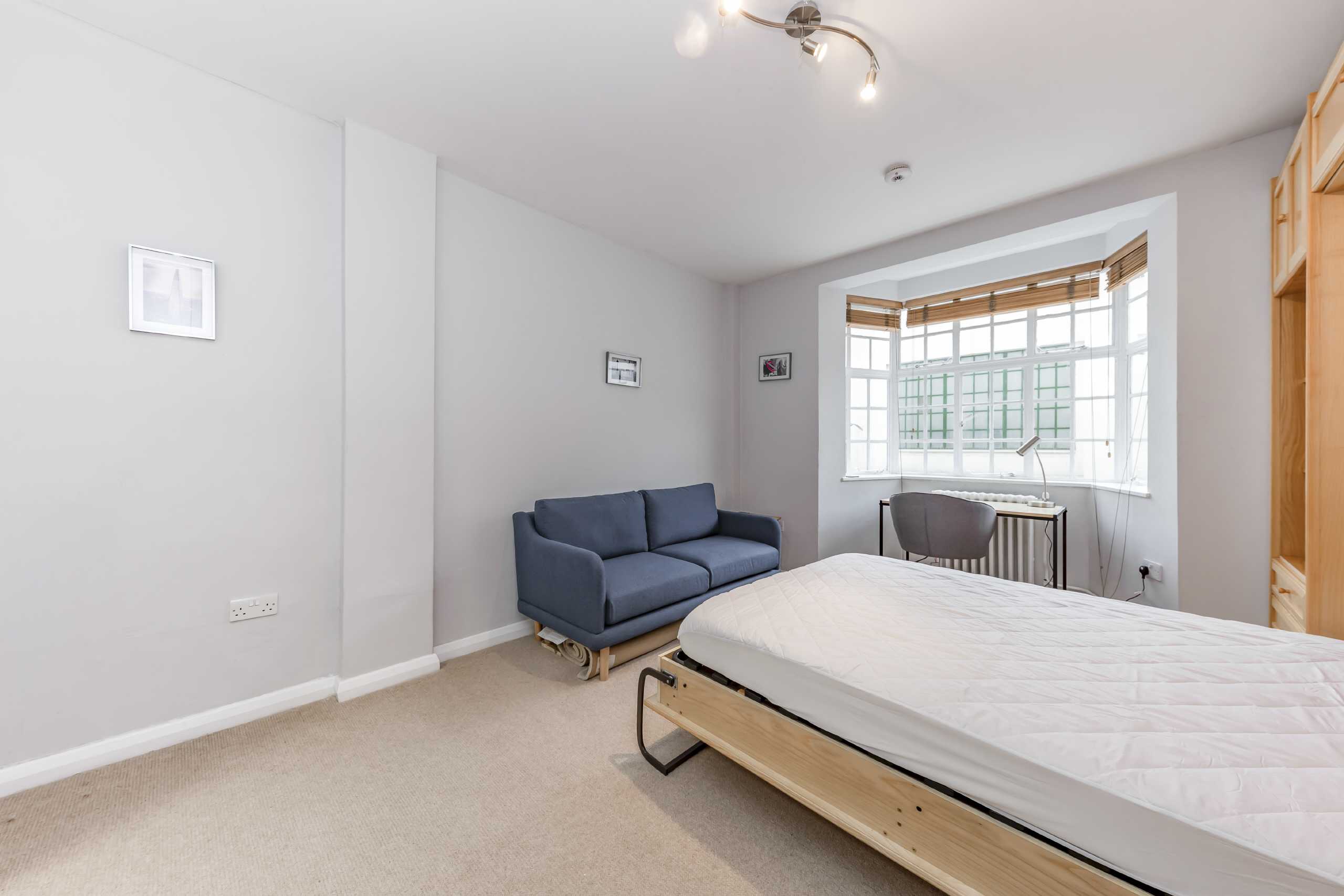 Flat Woburn Place in Greater London