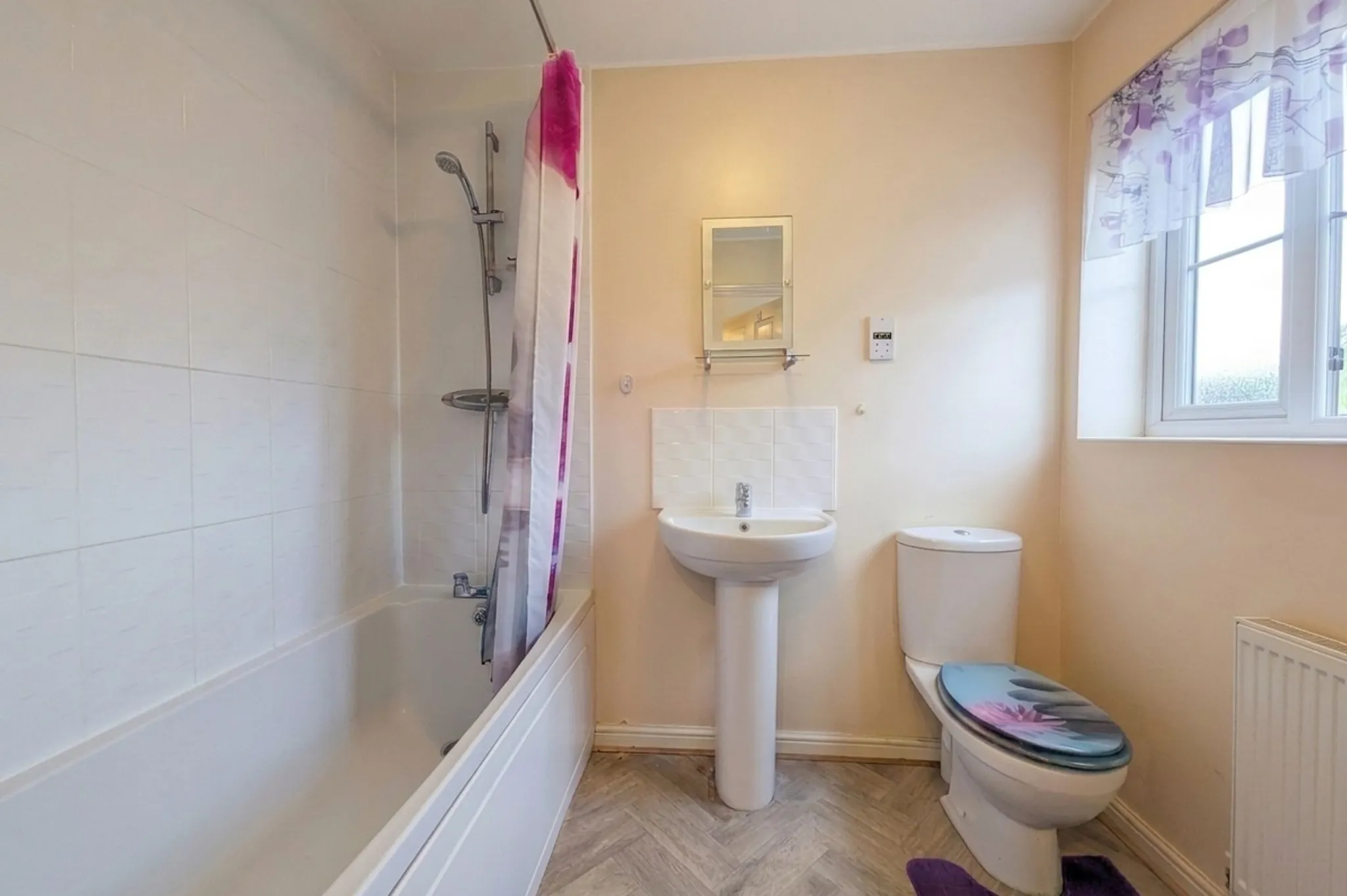 Flat Lancaster Avenue in Breckland District