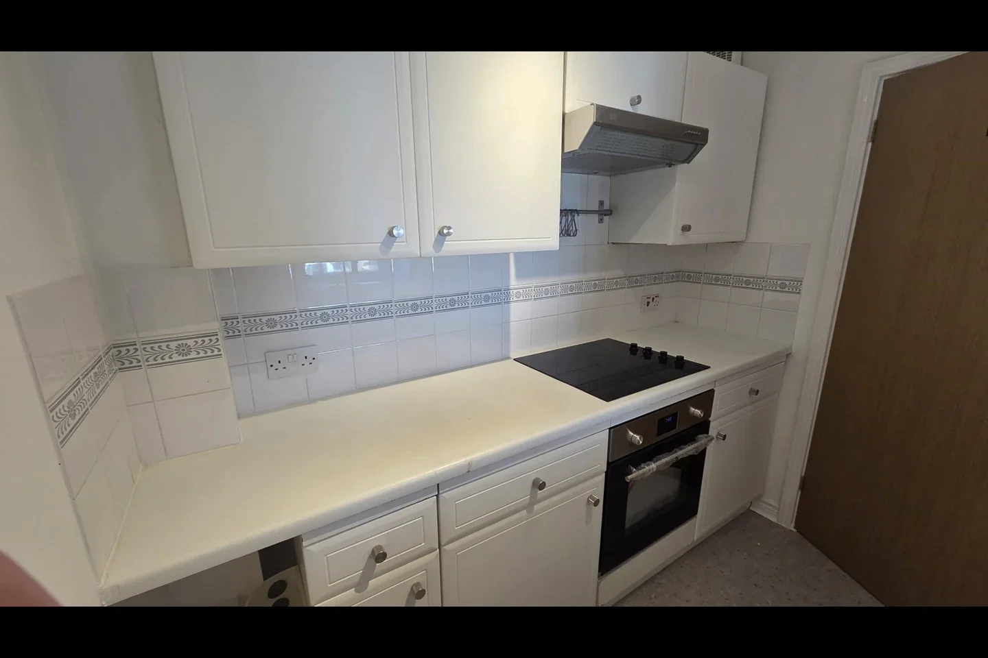 Flat Ravensbury Road in Greater London